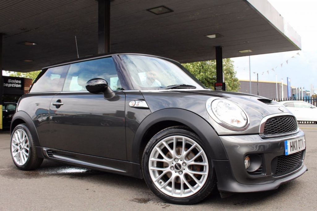 View our MINI HATCH COOPER