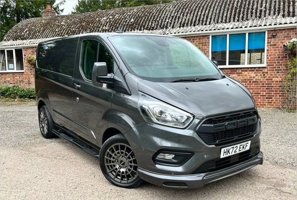 Ford Transit Custom 1.0 TDCi, 130 HP, vehicle showcasing its sleek design and modern features.