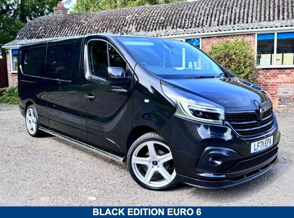 black renault trafic