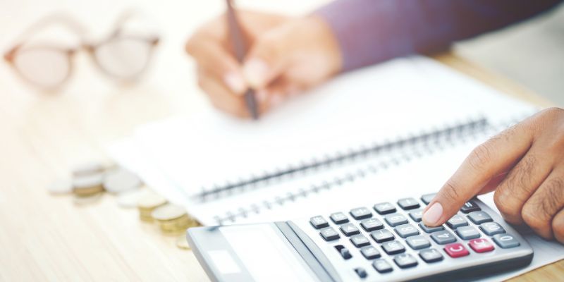 An informative graphic illustrating steps to calculate finances effectively and accurately.