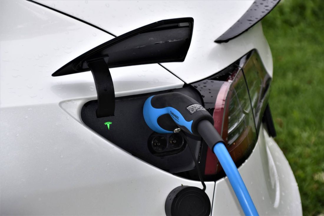 Will Electric Cars Really Replace Gas Cars in Twenty Years? JJ