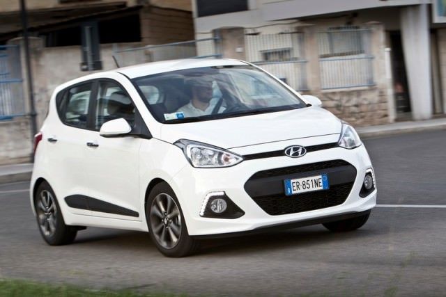 White Hyundai i10