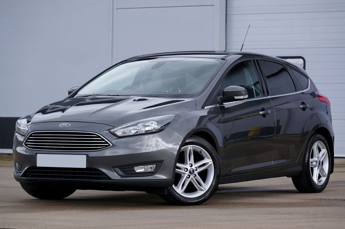 Black Ford Focus