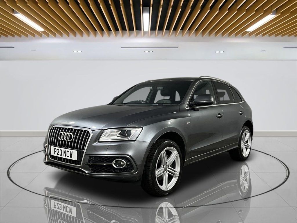 Dark grey Audi Q5 | Hilton Car Supermarket