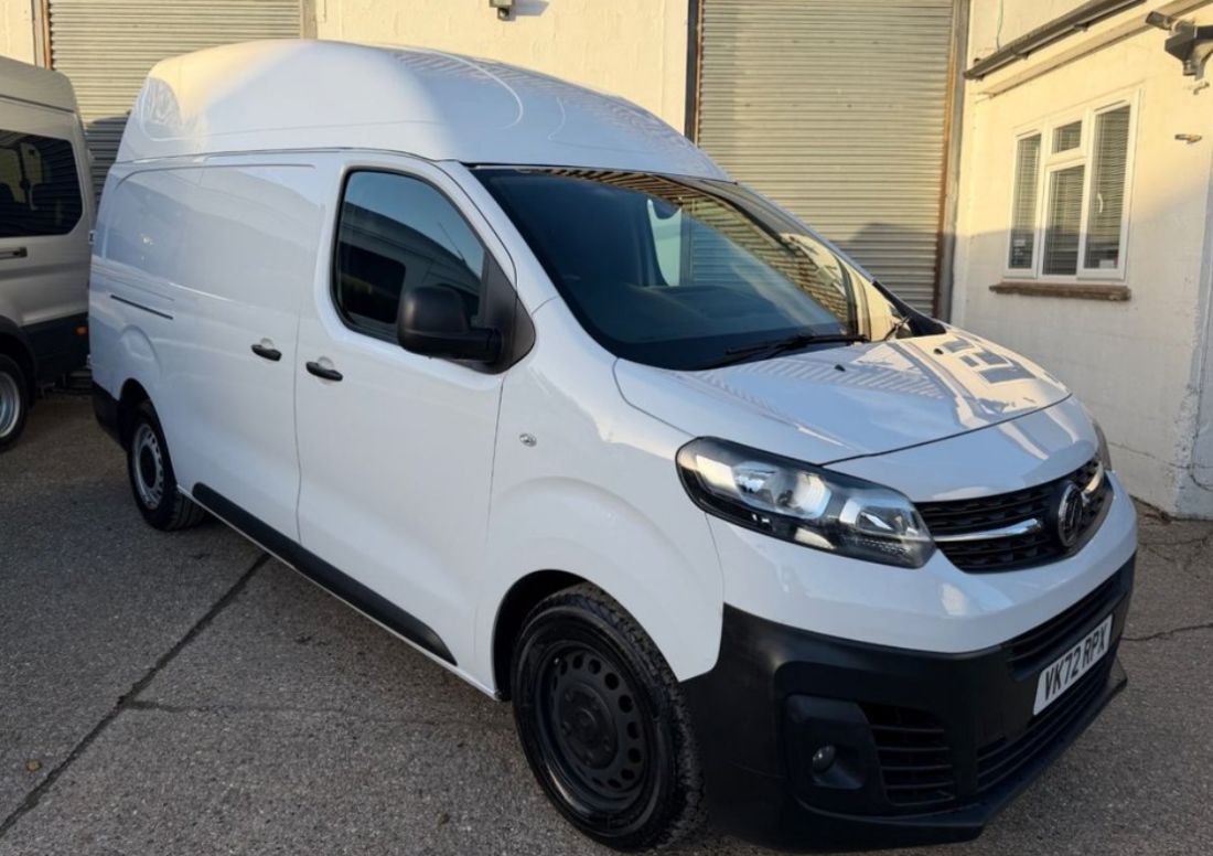 White Vauxhall Vivaro