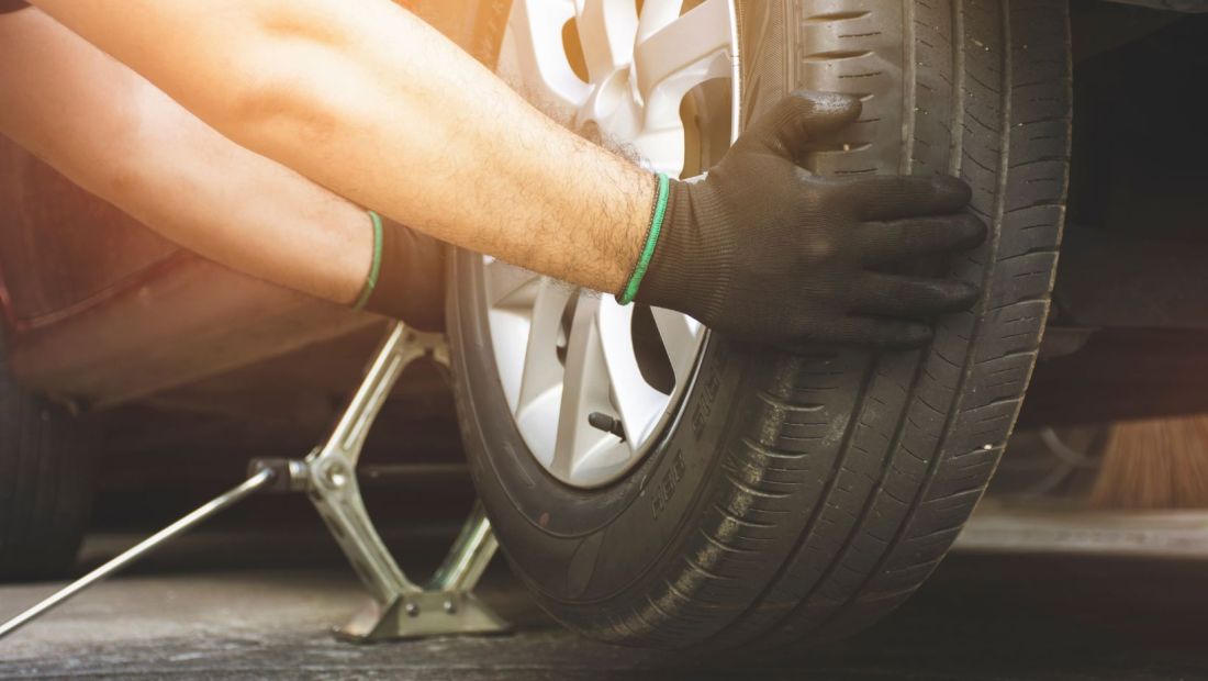 A Quick Guide to Changing a Car Tyre Jim Walton (Penrith) Limited