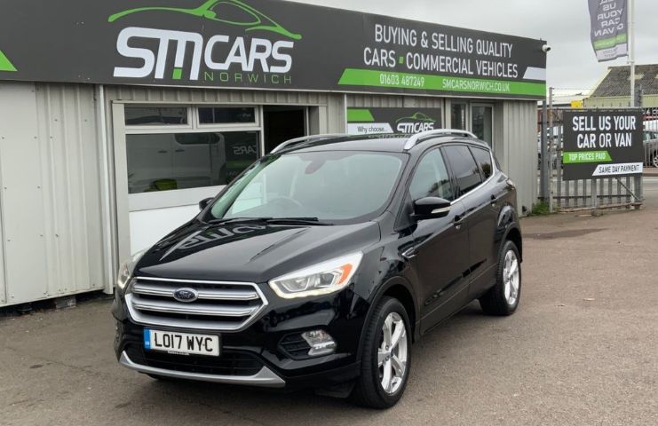 A Black Ford KUga
