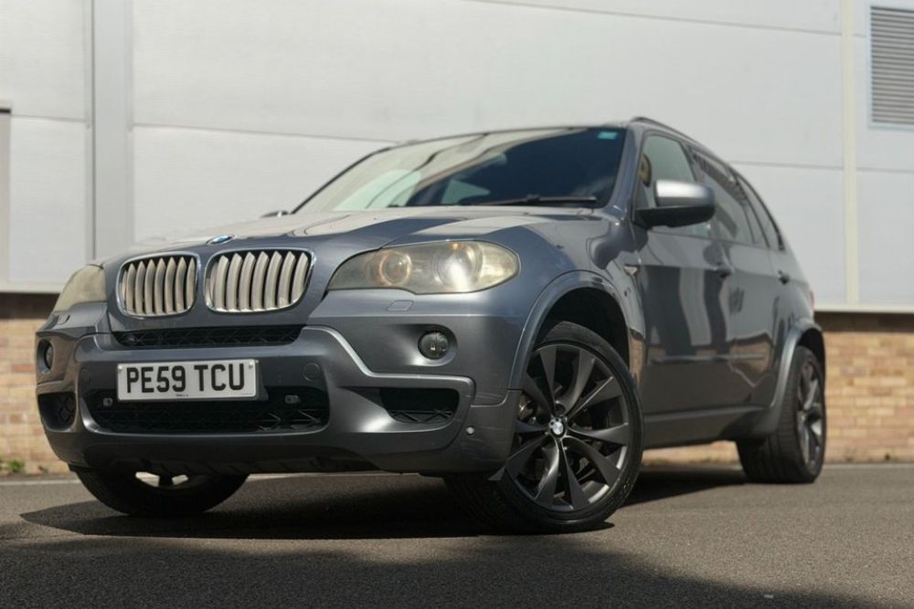 Dakota Grey 2009 BMW X5 35d M Sport 7-seater SUV parked for sale at Mersea Cars Colchester Essex