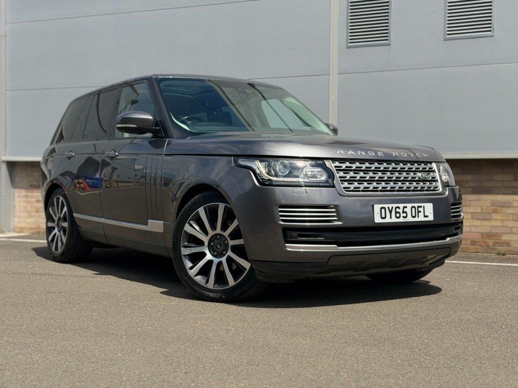 Used grey Range Rover Vogue SE for sale at Mersea Cars Colchester, Essex.