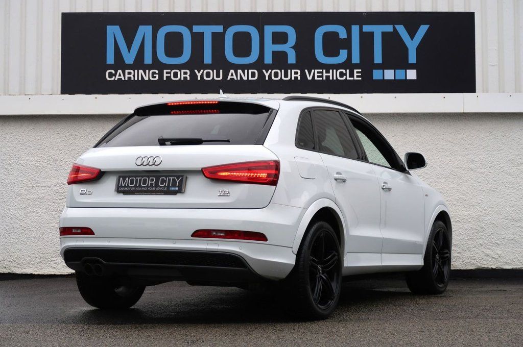A White Audi Q3