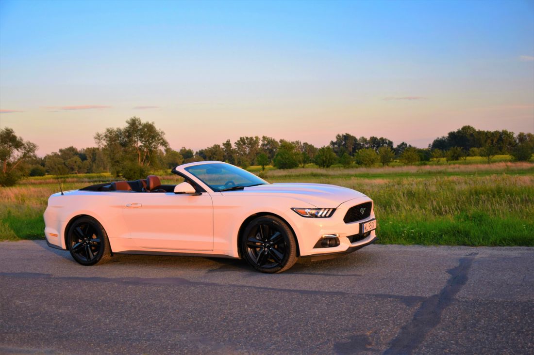 ford mustang convertible
