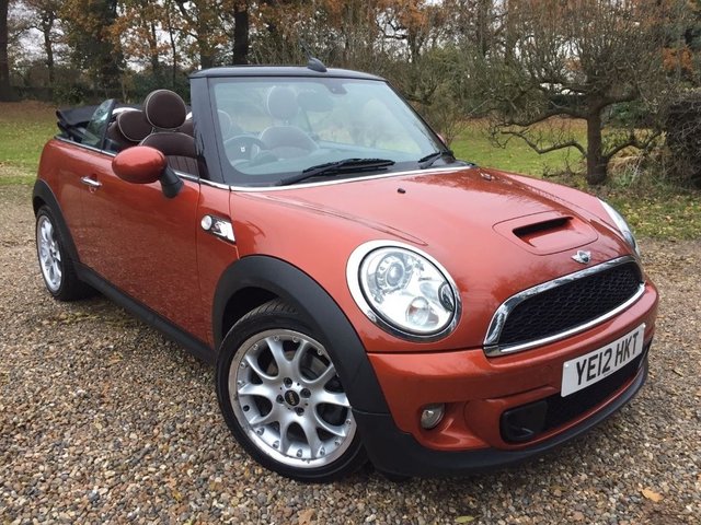 2012 12 MINI Convertible 2.0 Cooper SD Avenue 2dr