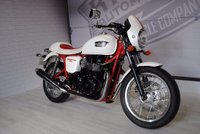 USED 2011 11 TRIUMPH THRUXTON 900 IMMACULATE CONDITION & FSH