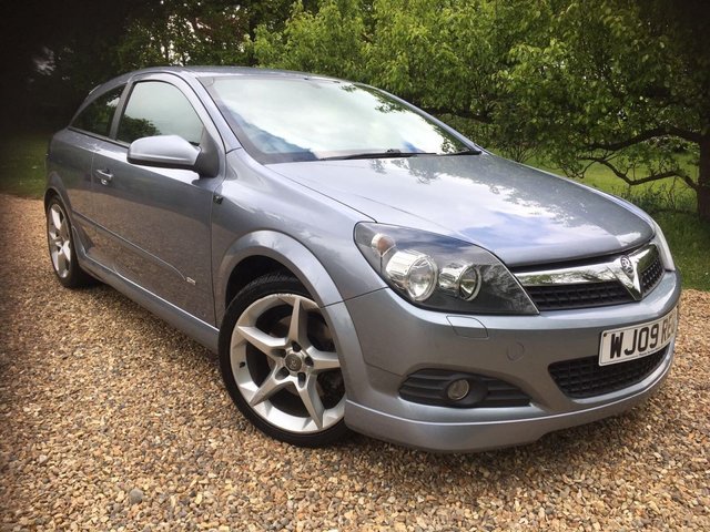 2009 09 Vauxhall Astra 1.9 SRI PLUS CDTI 3d 150 BHP