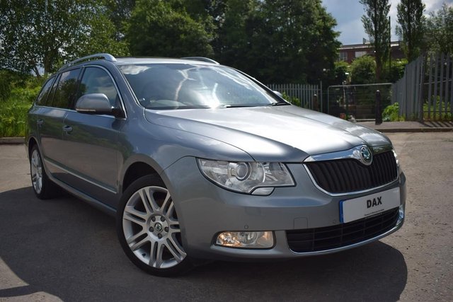 2011 11 Skoda Superb 2.0 ELEGANCE TDI CR DSG 5d AUTO 140 BHP