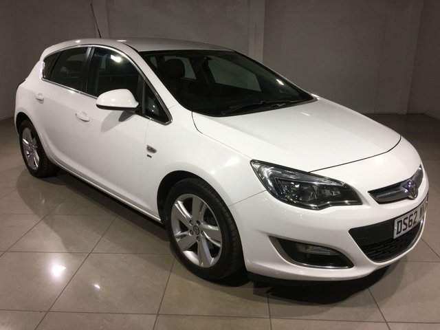 View our Vauxhall Astra 2.0 CDTi ecoFLEX SRi Hatchback 5dr Diesel Manual Euro 5 (s/s) (165 ps)