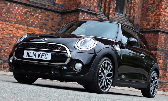2014 14 MINI Hatch Cooper 2.0 COOPER S 3d 189 BHP - MEGA SPEC - 