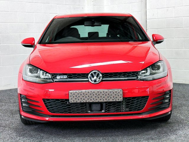 View our VOLKSWAGEN GOLF