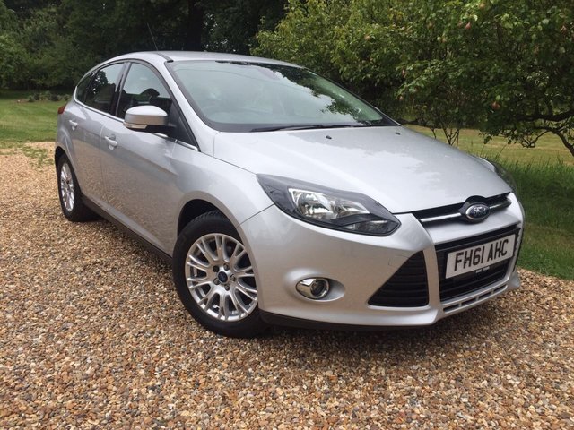 2012 61 Ford Focus 1.6 TITANIUM 5d 124 BHP
