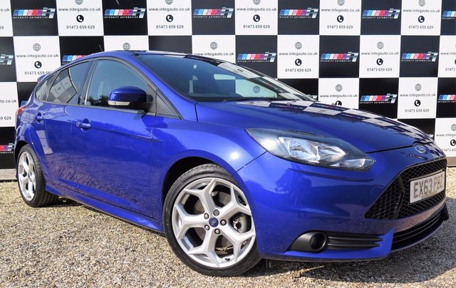 2013 63 Ford Focus 2.0 ST-2 5d 247 BHP