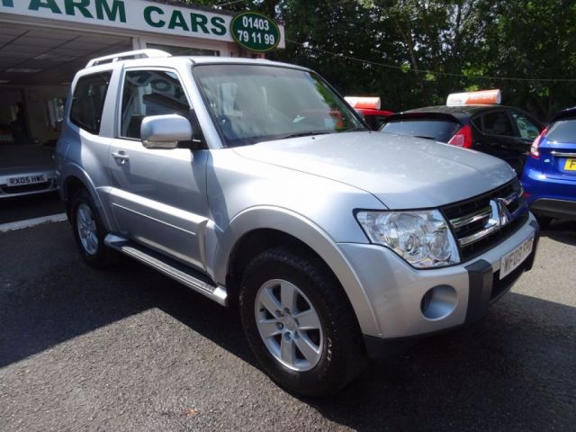 2009 09 Mitsubishi Shogun 3.2 GLX EQUIPPE SWB DI-D 3d 160 BHP