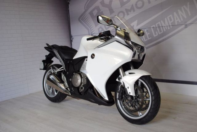 2010 10 Honda Vfr 1200 F-A 1237cc