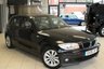 USED 2006 06 BMW 1 SERIES 2.0 118I SE 5d AUTO 128 BHP BLACK SAPPHIRE METALLIC WITH FULL LEATHER SEATS + AIR CONDITIONING + 16 INCH ALLOYS + ELECTRIC WINDOWS + ELECTRIC MIRRORS