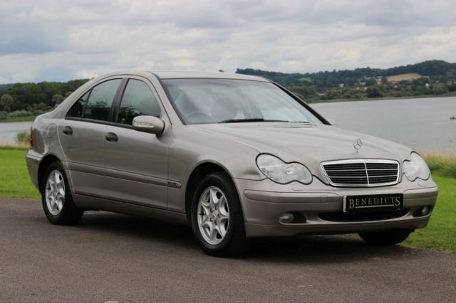 2004 53 Mercedes-Benz C Class 1.8 C180 KOMPRESSOR CLASSIC SE 4d AUTO 143 BHP