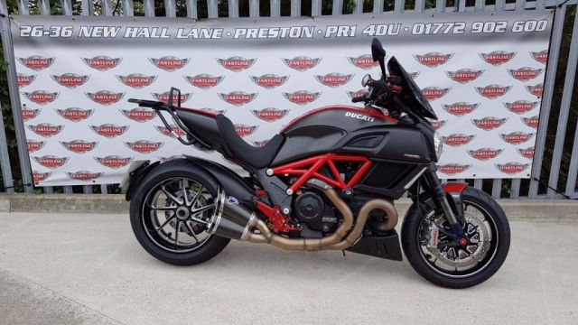 2014 14 Ducati Diavel 1198cc DIAVEL CARBON 