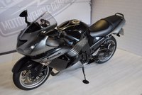 USED 2010 10 KAWASAKI ZZR1400 DAF ABS  WITH AKRAPOVIC EXHAUST SYSTEM