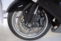 USED 2010 10 KAWASAKI ZZR1400 DAF ABS  WITH AKRAPOVIC EXHAUST SYSTEM