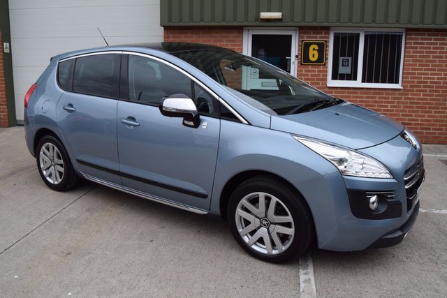 2011 61 Peugeot 3008 2.0 HYBRID4 5d AUTO 200 BHP