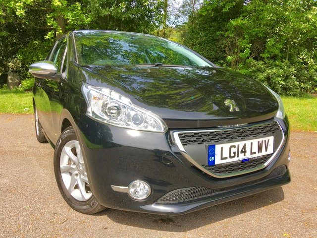 2014 14 Peugeot 208 1.2 STYLE 3d 82 BHP 'ONLY 1,498 MILES''SATNAV/PAN ROOF/BLUETOOTH/REAR PARK