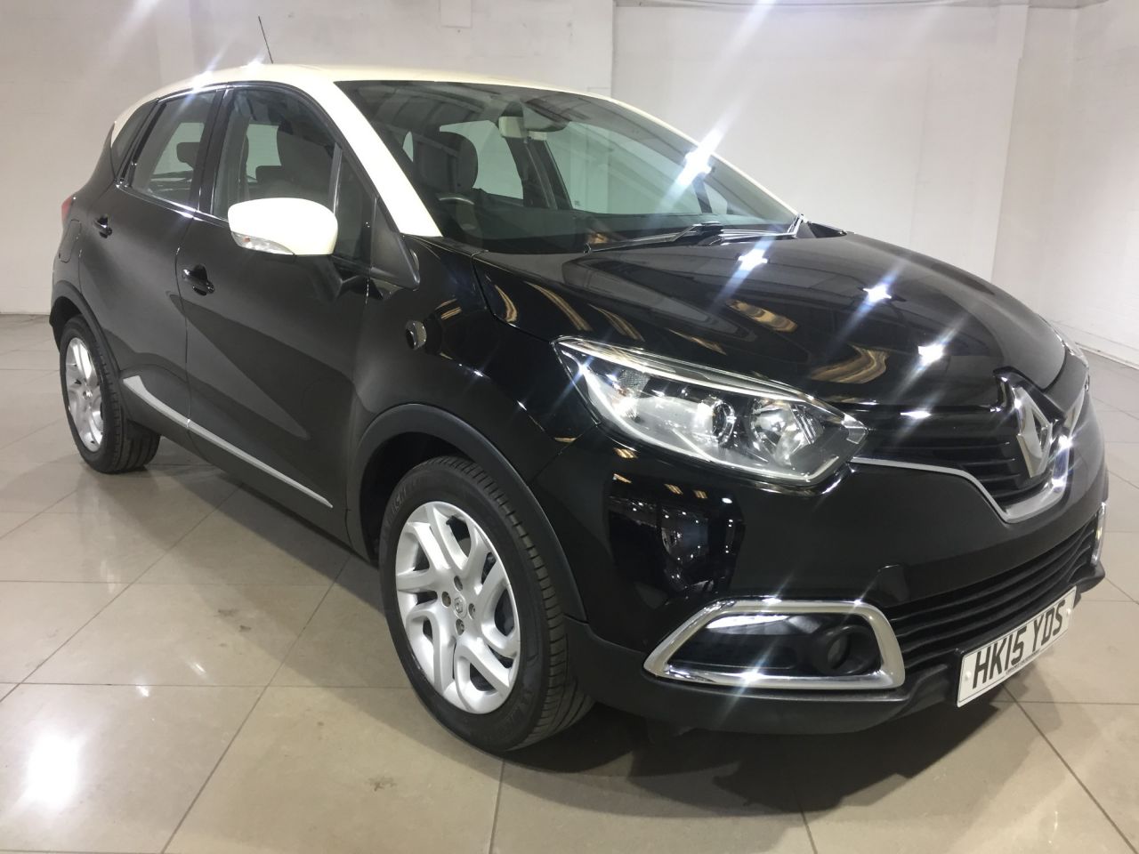 View our RENAULT CAPTUR