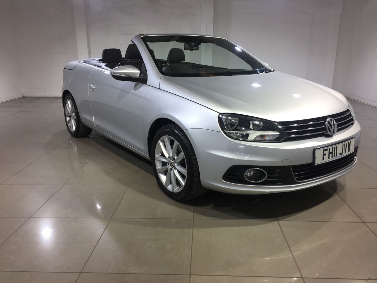 View our VOLKSWAGEN EOS