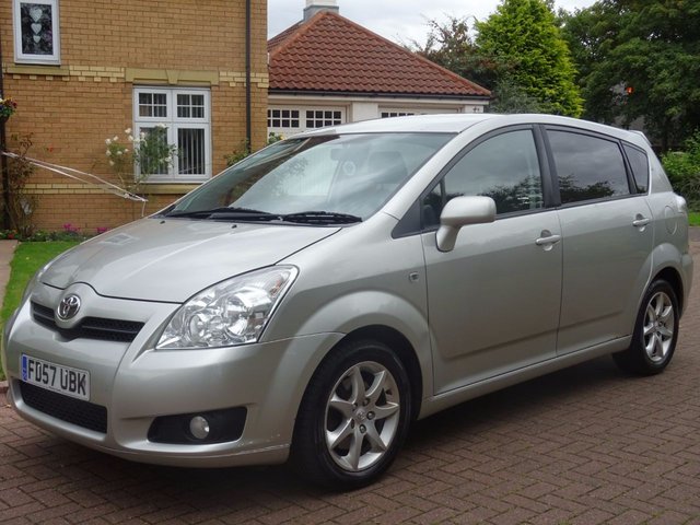 Toyota Corolla 2 0 D 4d Sol Pictures Photo 2
