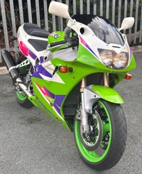 USED 1997 P KAWASAKI ZXR400 L5 Sports Classic Original and genuine bike with all docs., old MOTs and toolkit