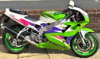 USED 1997 P KAWASAKI ZXR400 L5 Sports Classic Original and genuine bike with all docs., old MOTs and toolkit