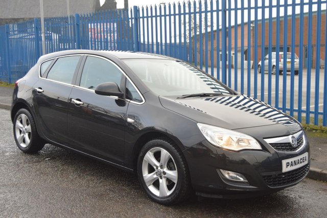 2012 12 Vauxhall Astra 1.6 EXCLUSIV 5d AUTO 113 BHP