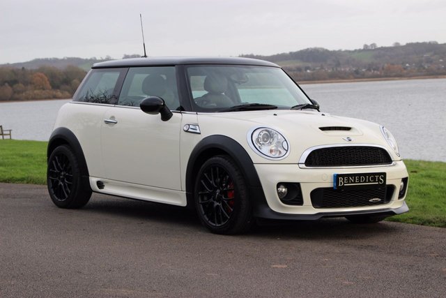 2011 11 MINI Hatch John Cooper Works 1.6 JOHN COOPER WORKS 3d 211 BHP