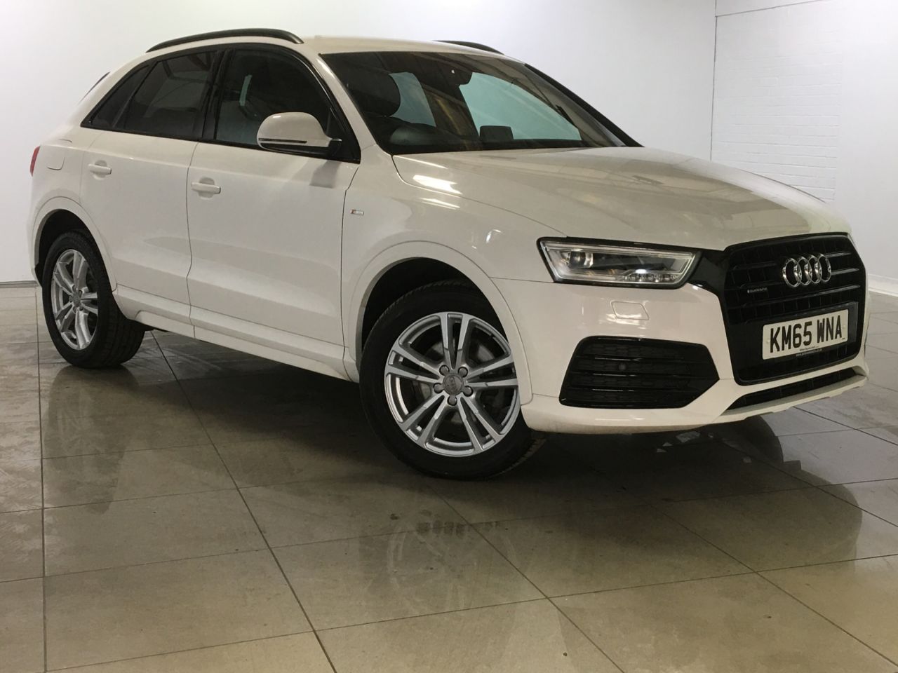 View our AUDI Q3