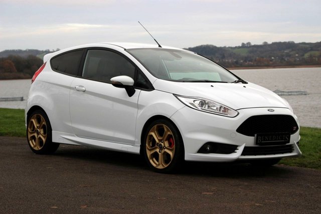 2015 15 Ford Fiesta 1.6 ST-2 3d 180 BHP