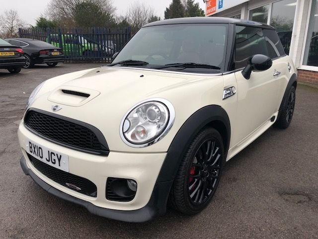 2010 10 MINI Hatch John Cooper Works 1.6 JOHN COOPER WORKS 3d 211 BHP