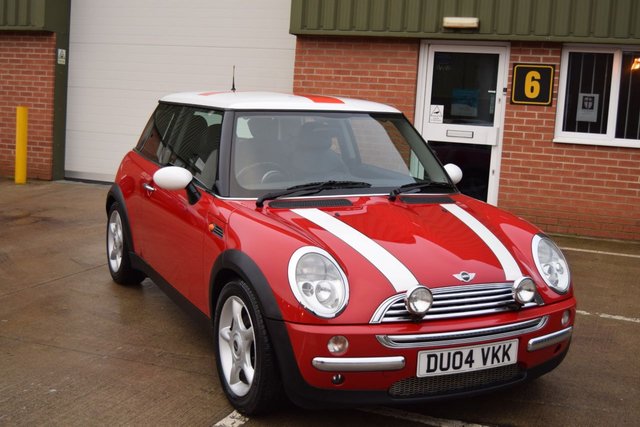 2004 04 MINI Hatch Cooper 1.6 COOPER 3d 114 BHP