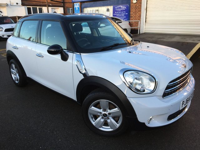2015 64 MINI Countryman 1.6 COOPER 5d 122 BHP