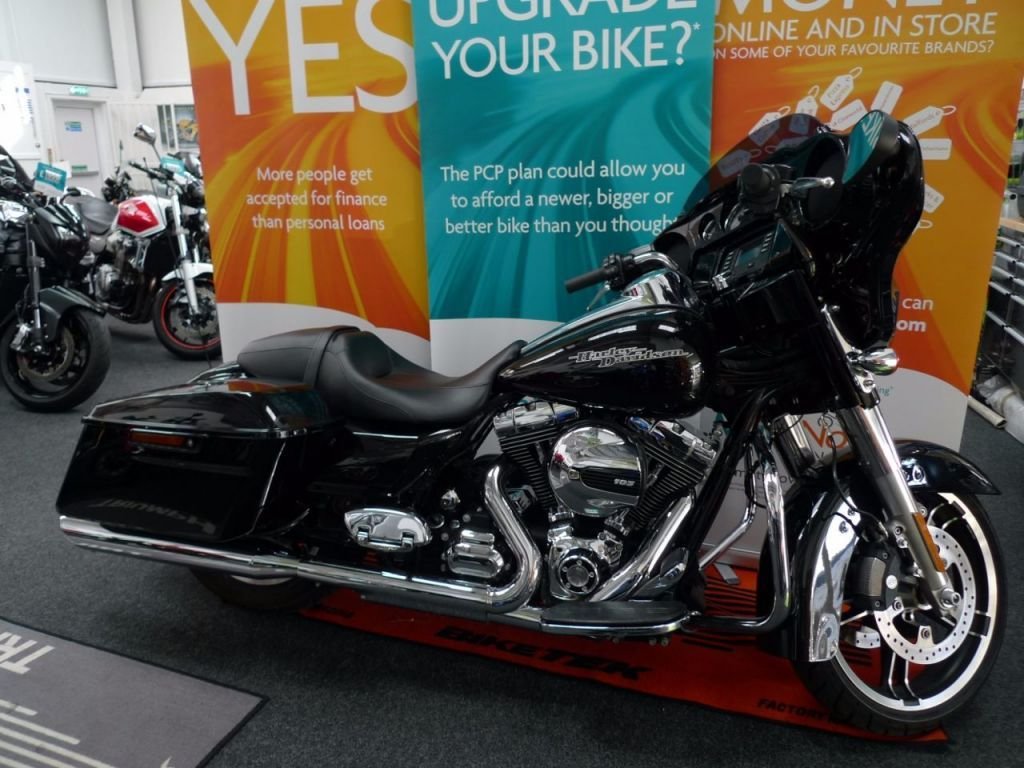 View our HARLEY-DAVIDSON FLHX STREET GLIDE