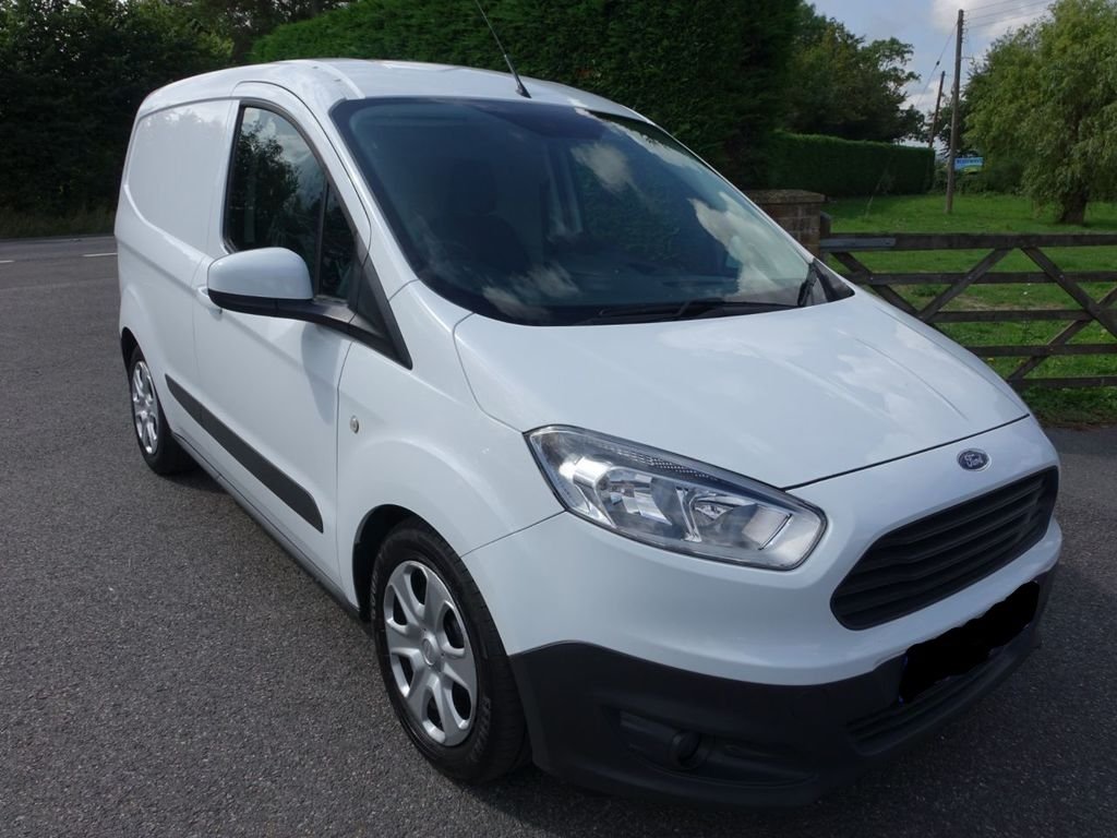View our FORD TRANSIT COURIER