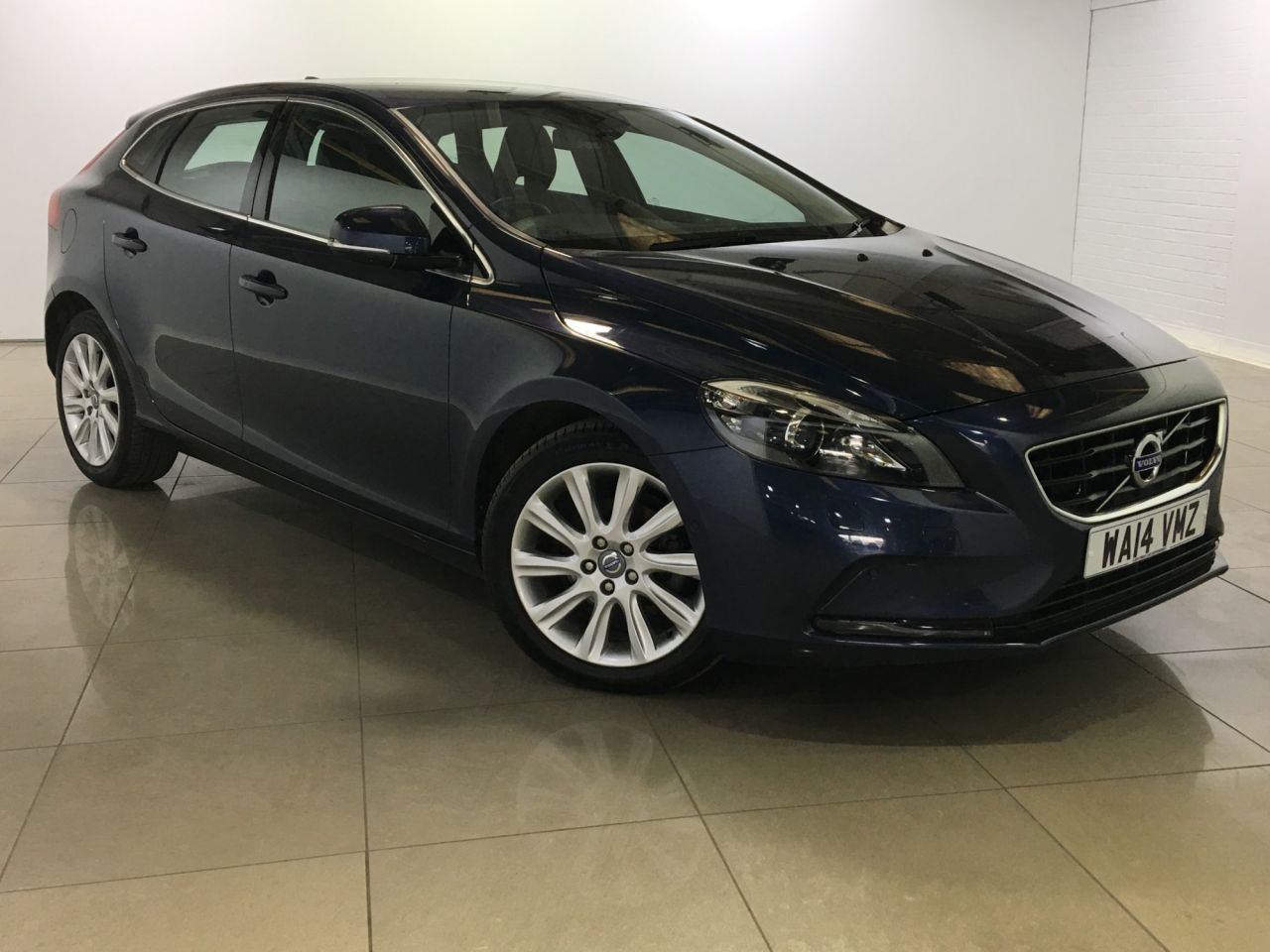 View our VOLVO V40