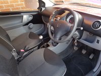 USED 2010 10 PEUGEOT 107 1.0 URBAN 3d 68 BHP &pound;20 PER YEAR TAX - LOW INSURANCE