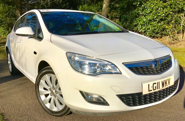 2011 11 Vauxhall Astra 1.4 EXCLUSIV 5d 138 BHP